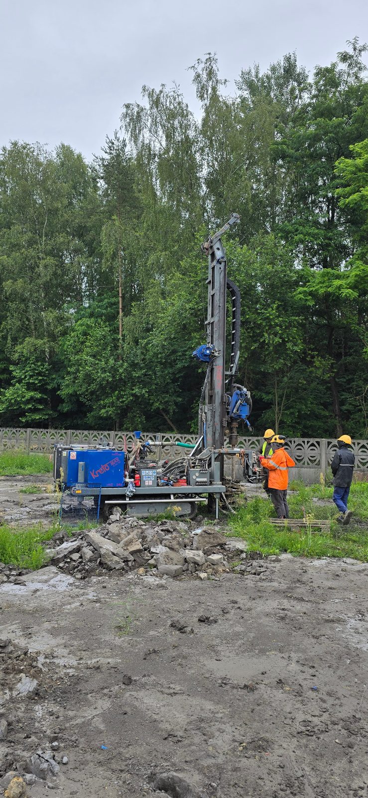 Realizacja PRGW Południe – Roboty podsadzkowe – cmentarz w&nbsp;Trzebini · Trzebinia, woj. małopolskie (1/3)
